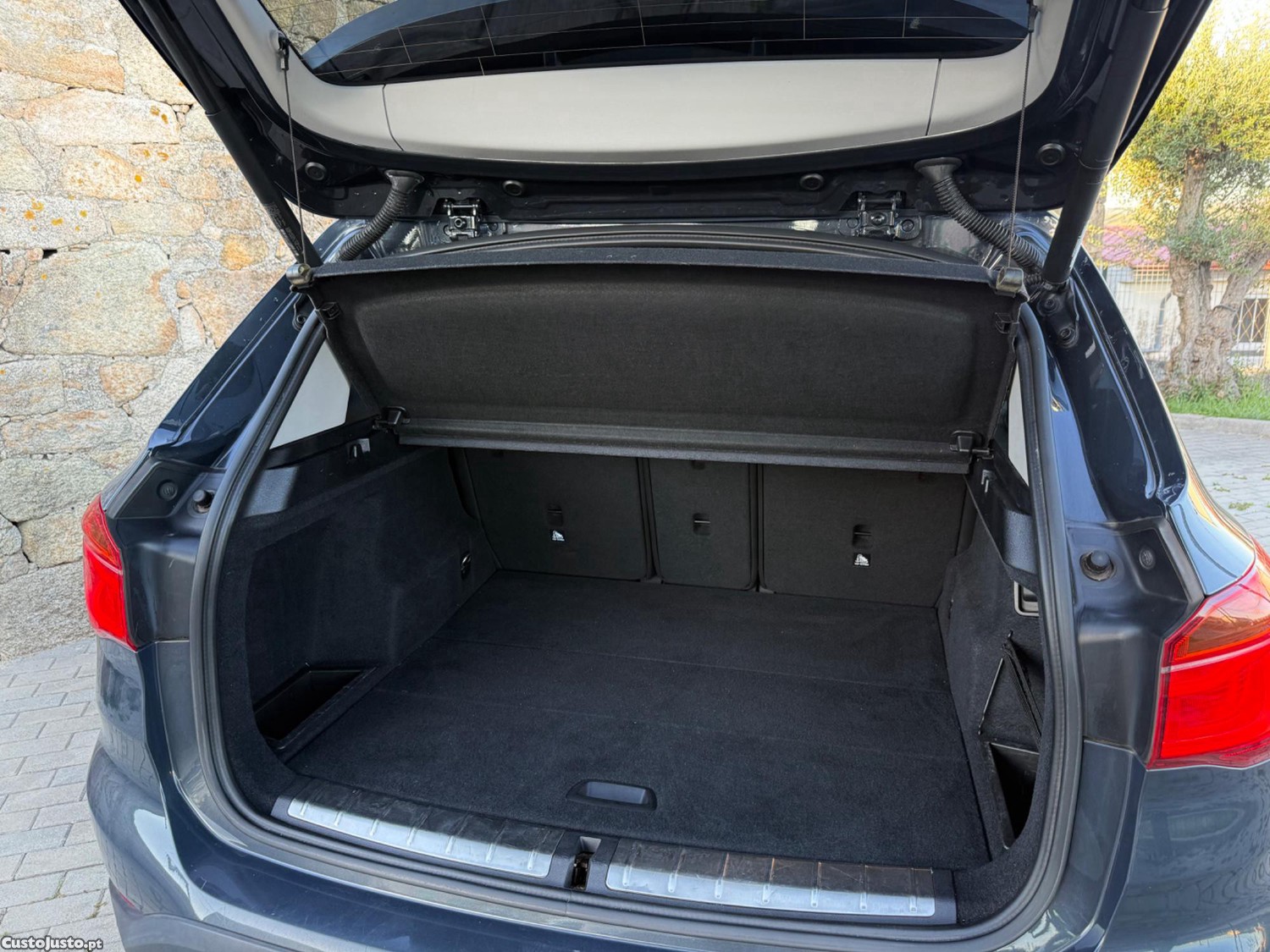 BMW X1 16d sDrive xLine Auto — fotografia 4