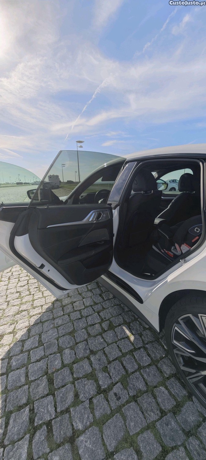 BMW i4 e35 pack M garantia de fabrica full extras — fotografia 5