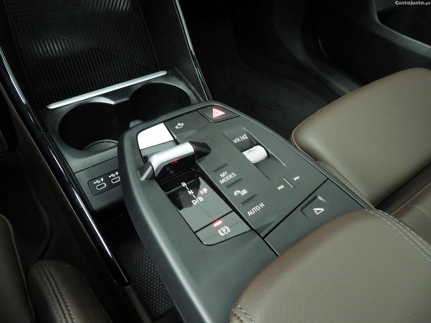 BMW iX2 eDrive20 — fotografia 4