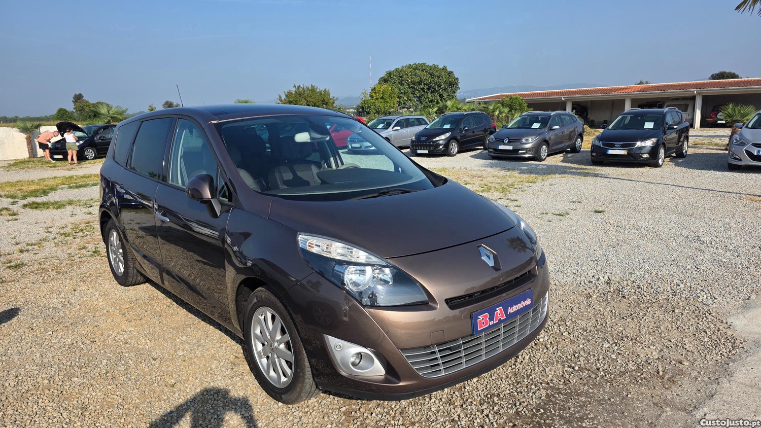 Renault Grand Scénic 7 Lug 1.5 dCi 110cv — fotografia 11