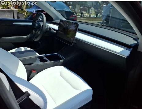 Tesla Model Y Long Range Dual Motor AWD — fotografia 3