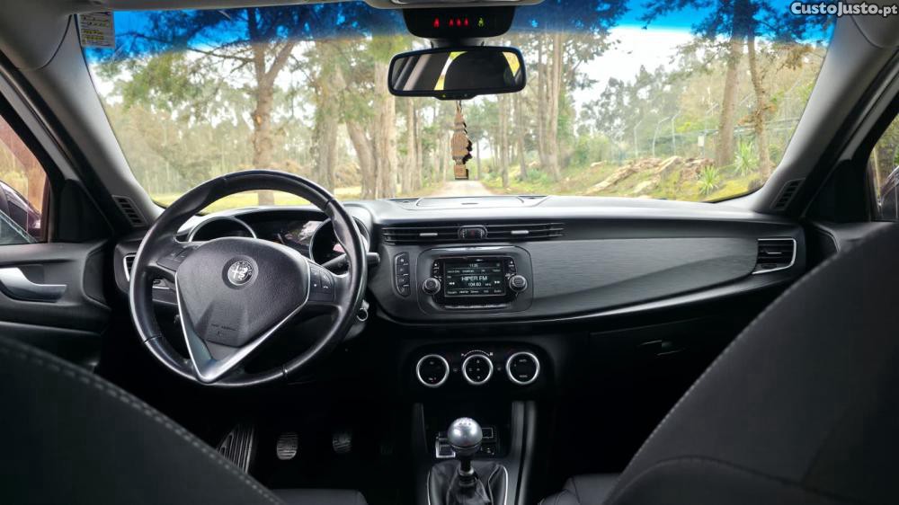 Alfa Romeo Giulietta 1.6 JTDm — fotografia 4