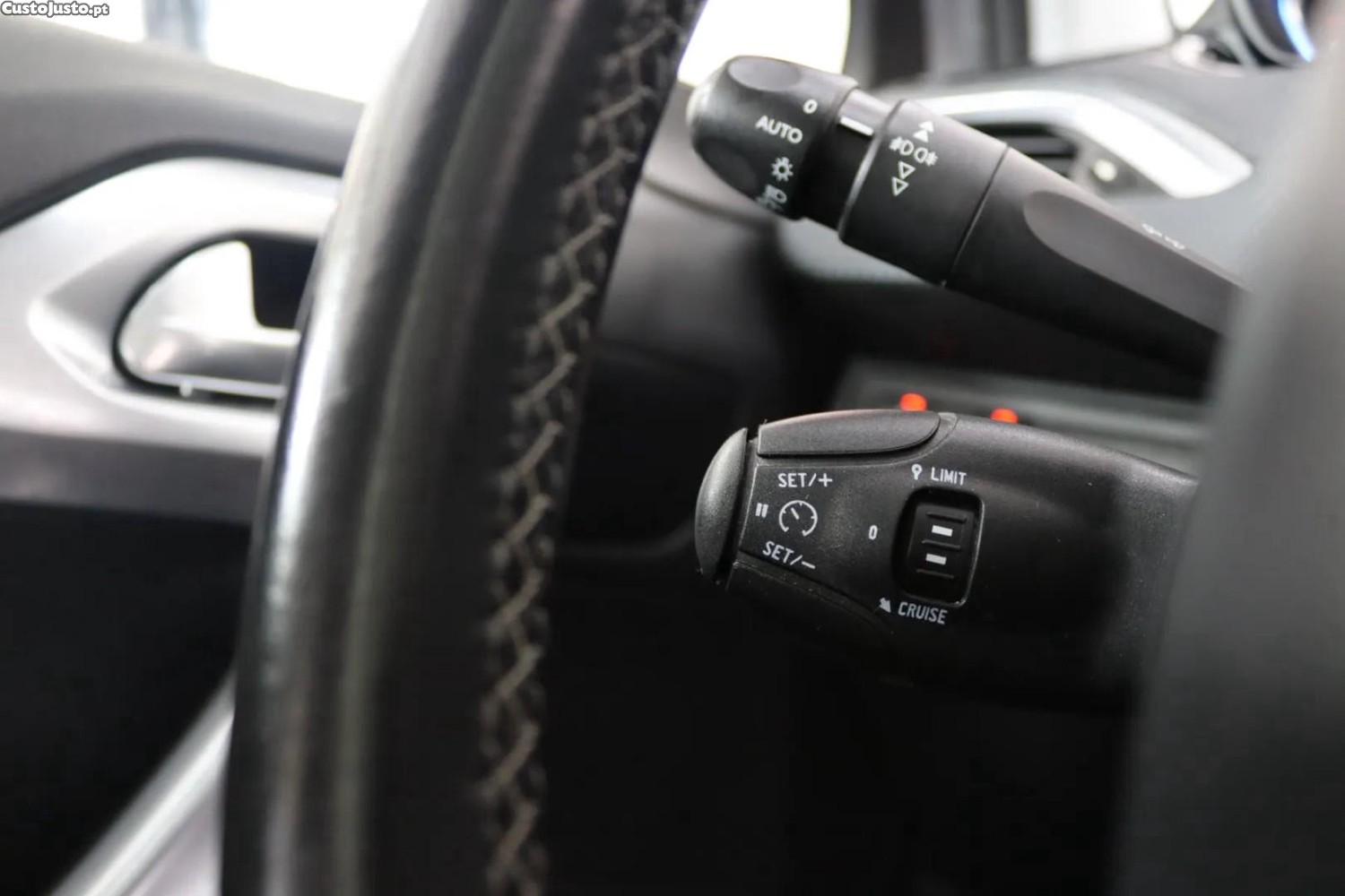 Peugeot 2008 1.2 PureTech Signature — fotografia 5