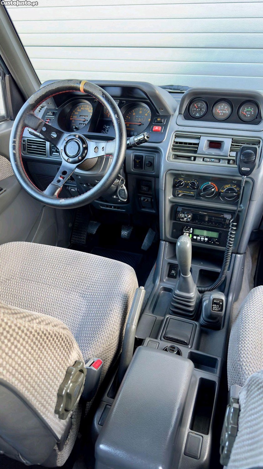 Mitsubishi Pajero gls — fotografia 3
