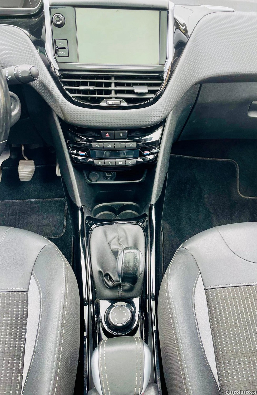 Peugeot 2008 1.2 PureTech Active — fotografia 6