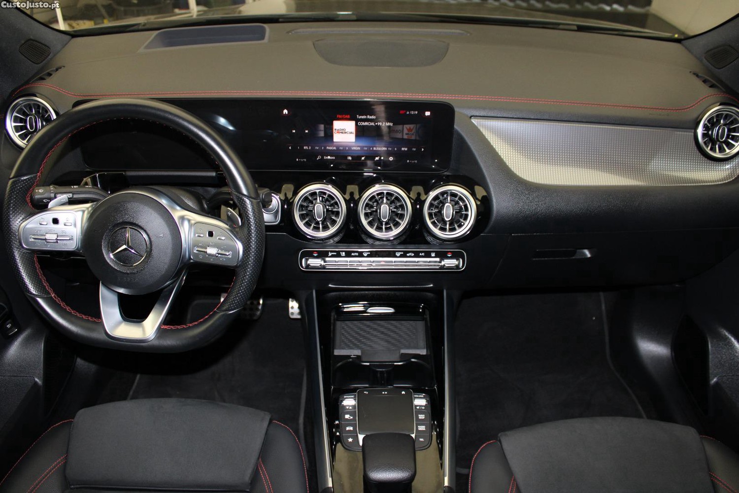 Mercedes-Benz EQA AMG PACK NIGHT 66,5 Kwh (AUTO) — fotografia 3