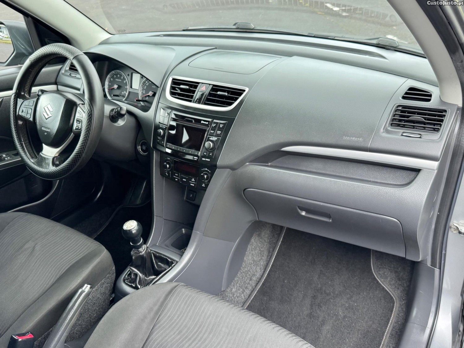 Suzuki Swift Gasolina Impecável Motor de Corrente — fotografia 5