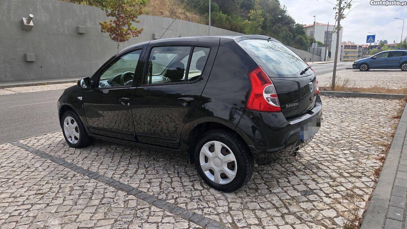 Dacia Sandero 1.2 16v 75cv — fotografia 9