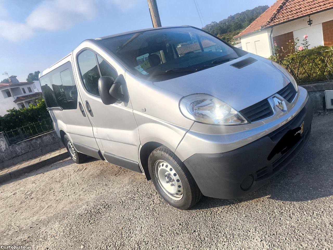 Renault Trafic 2.0 DCI 9 Lugares — fotografia 5