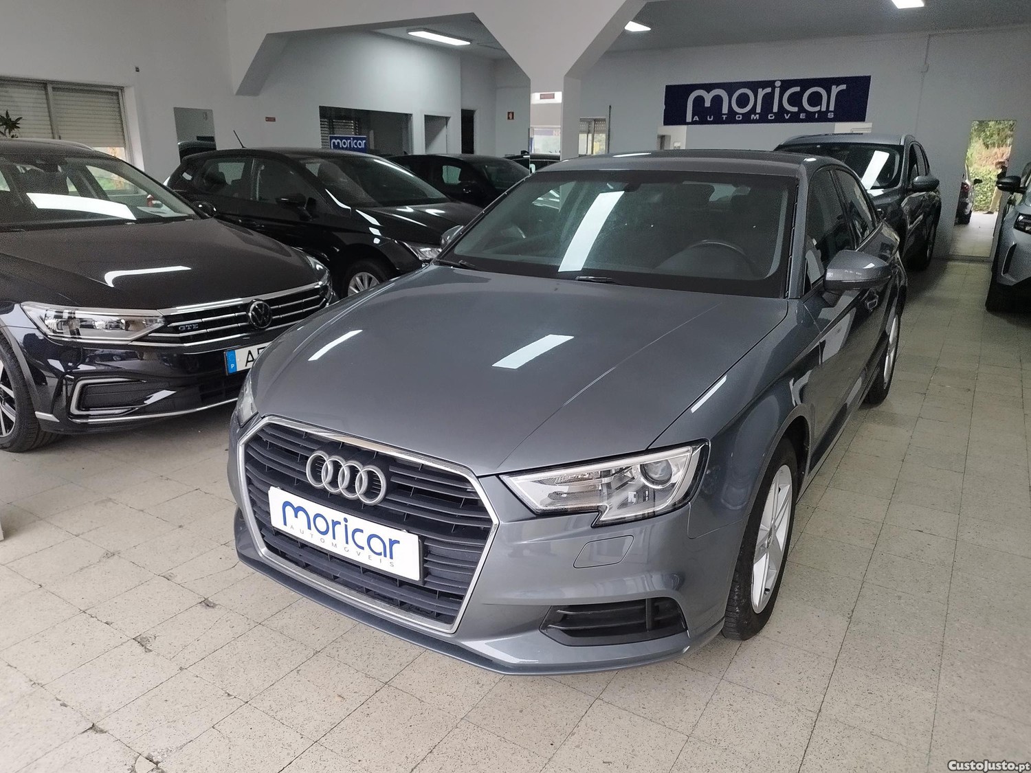 Audi A3 1.6 TDI LIMOUSINE — fotografia 12