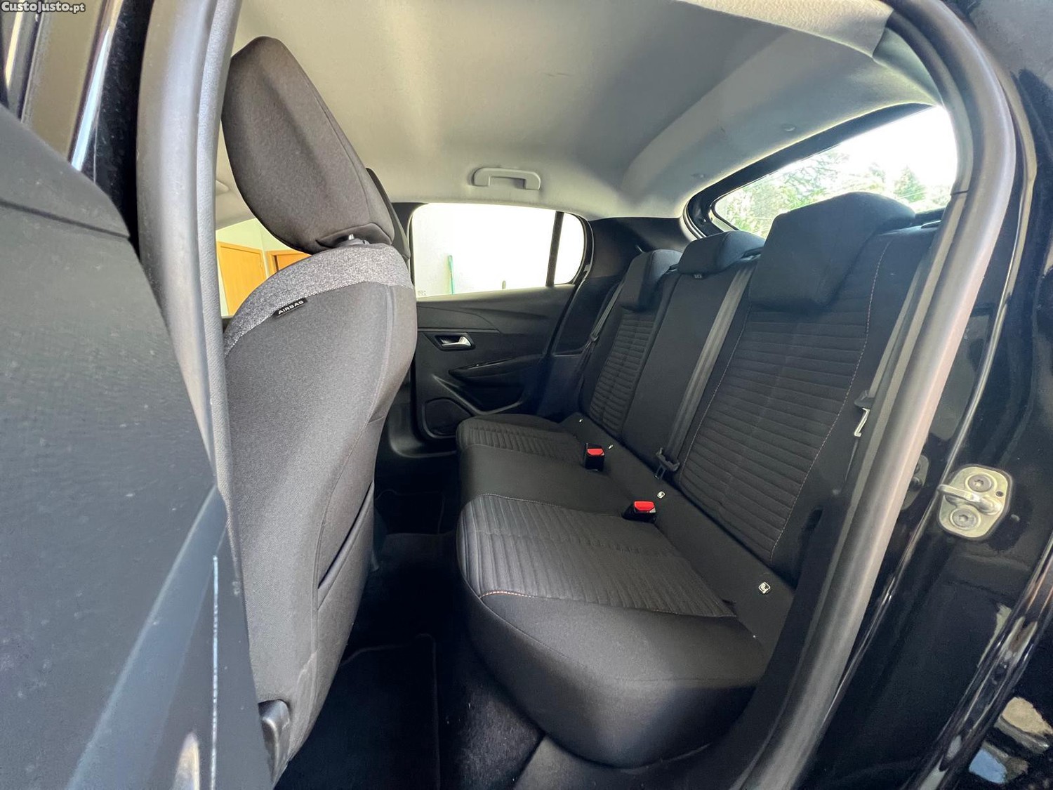 Peugeot 208 1.2 PureTech Active — fotografia 3