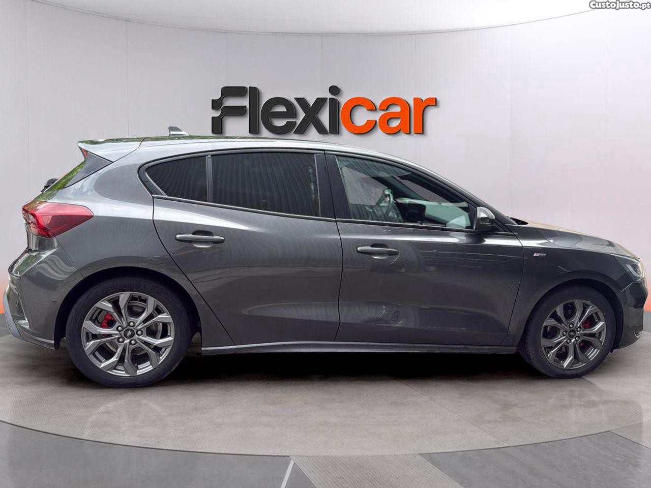 Ford Focus 1.0 EcoBoost MHEV ST-Line — fotografia 18