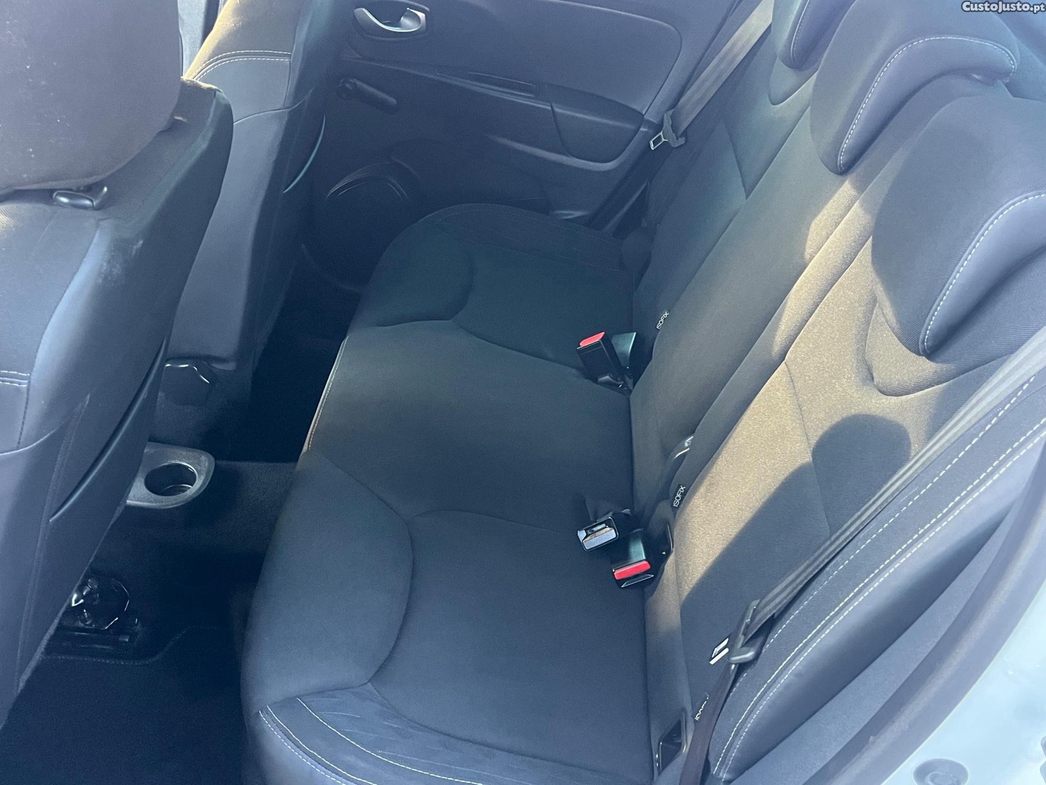 Renault Clio 1.5 DCI Limited Edition — fotografia 4