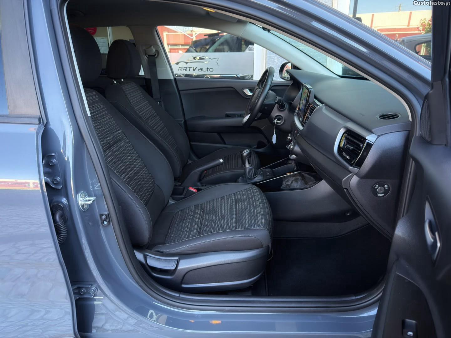 Kia Stonic 1.0 T-GDI Drive — fotografia 3