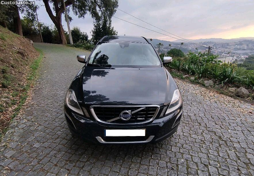 Volvo XC 60 2.0D R-Design 85 anos — fotografia 3