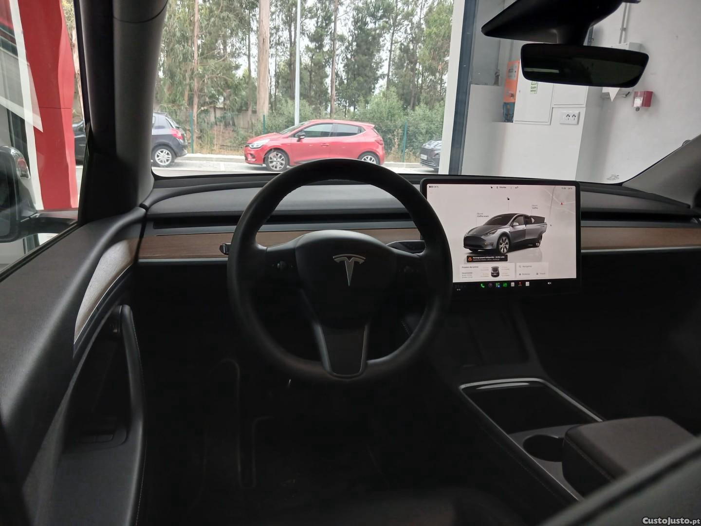 Tesla Model Y Long Range Dual Motor AWD — fotografia 12