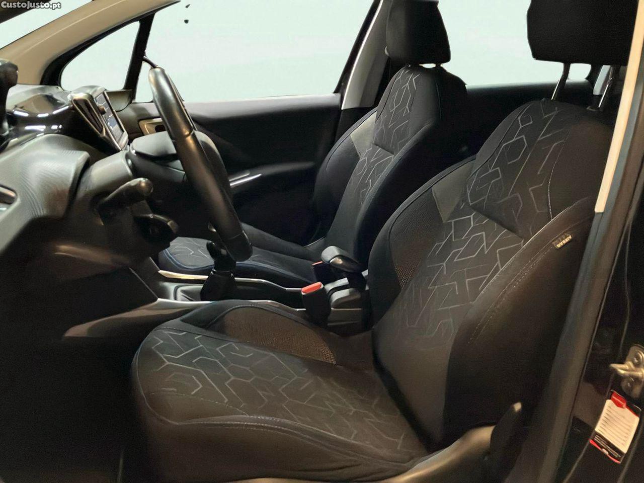 Peugeot 2008 1.2 PureTech Style — fotografia 10