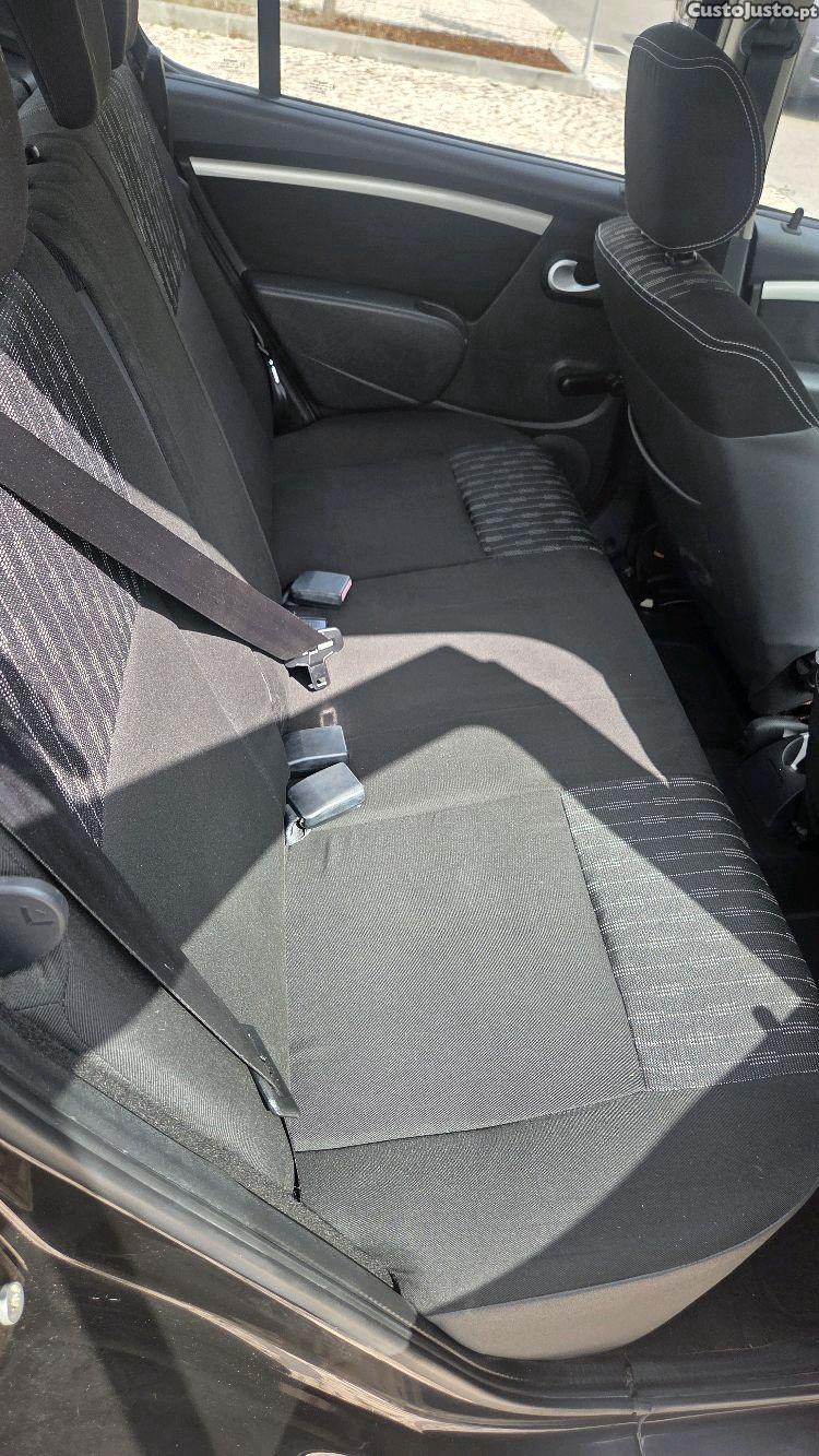 Dacia Sandero 1.2 16v 75cv — fotografia 6