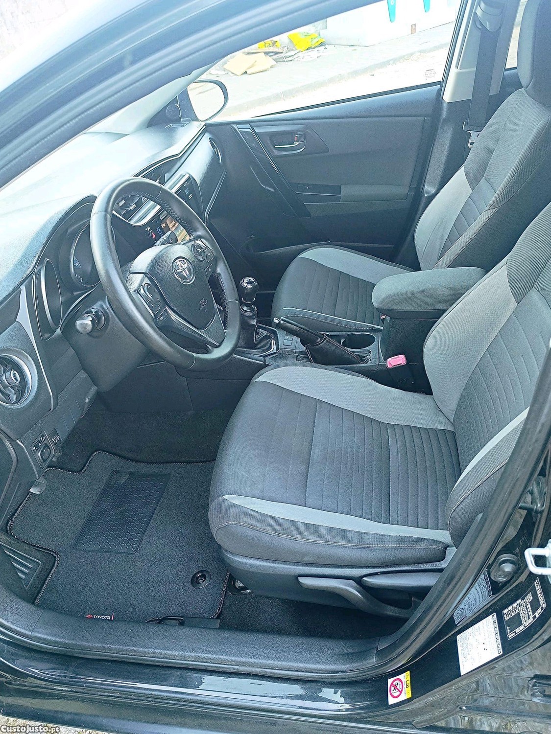 Toyota Auris SPORTS TOURING 1.4 D-4D ÚNICO DONO — fotografia 4