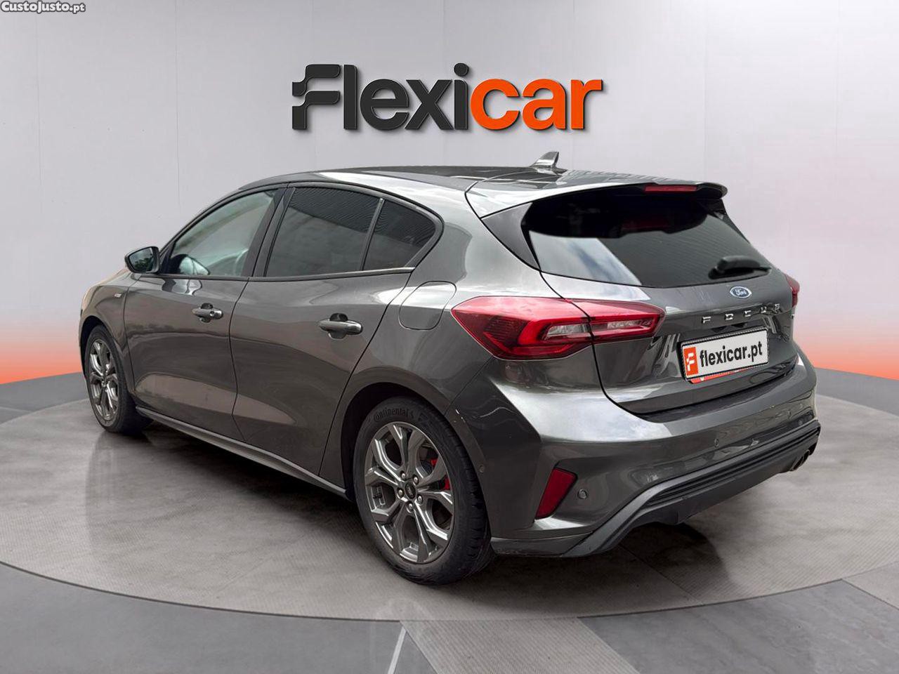 Ford Focus 1.0 EcoBoost MHEV ST-Line — fotografia 16