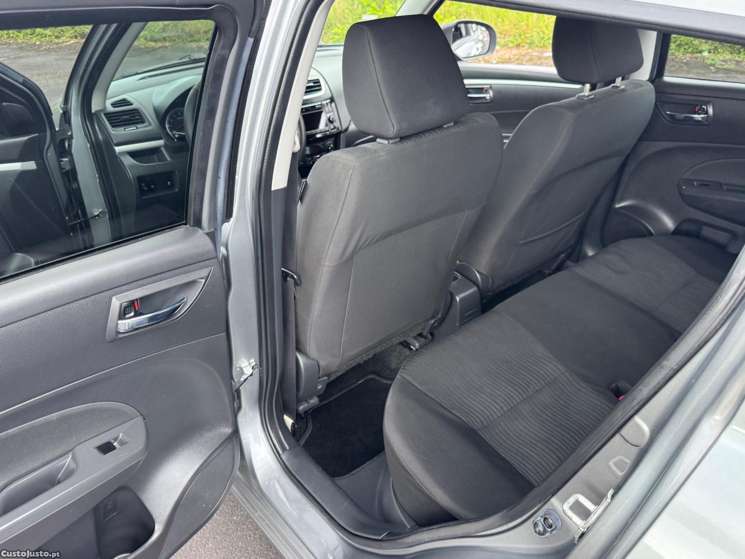 Suzuki Swift Gasolina Impecável Motor de Corrente — fotografia 4