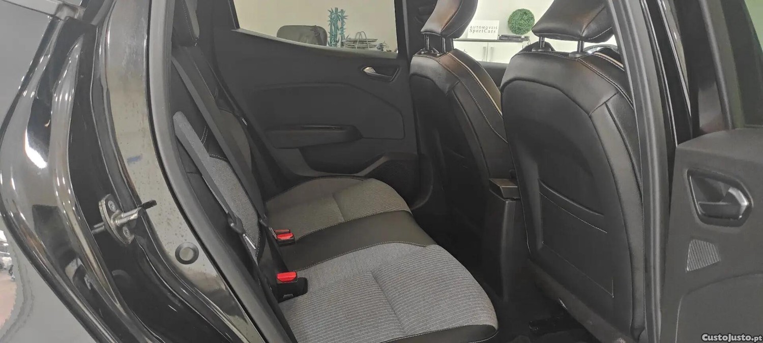 Renault Clio 1.0 TCe Techno — fotografia 12
