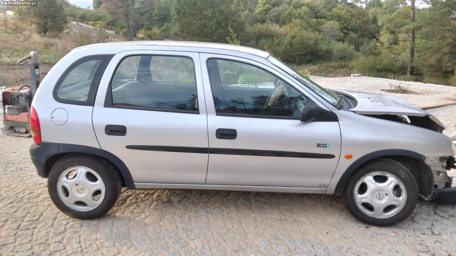Opel Corsa 1.0 para peças - 99 foto 3