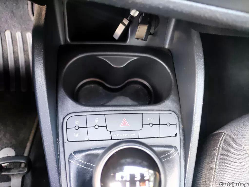 SEAT Ibiza 1.2 tdi reference — fotografia 2