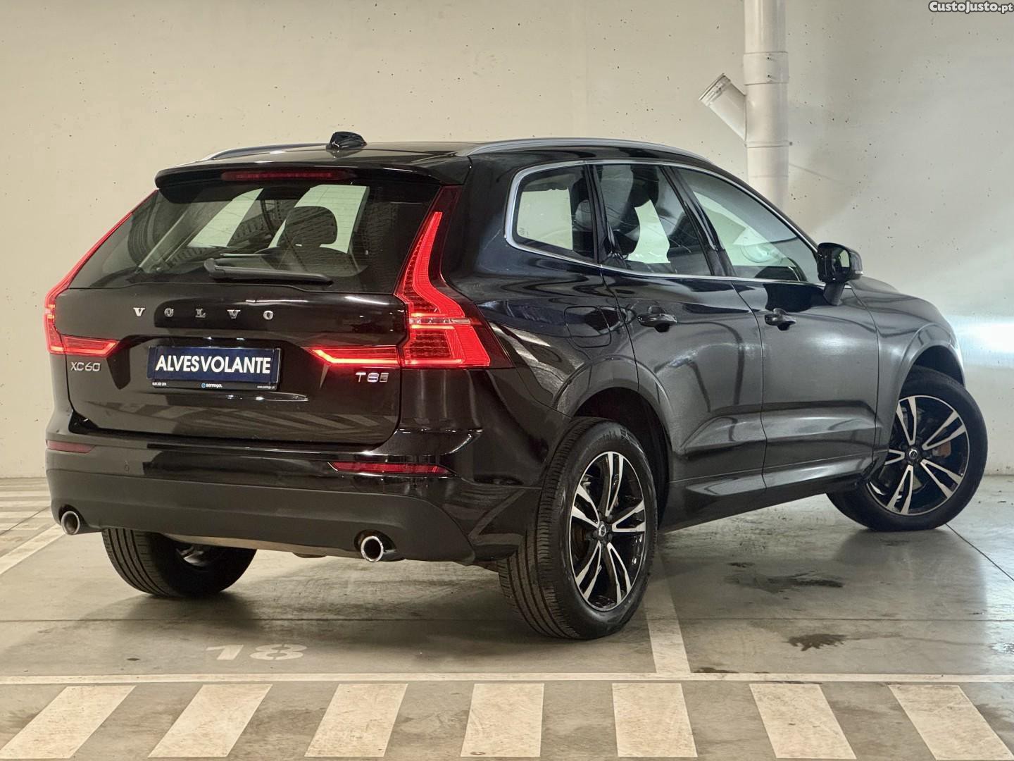 Volvo XC 60 2.0 T8 PHEV R-Design AWD — fotografia 16