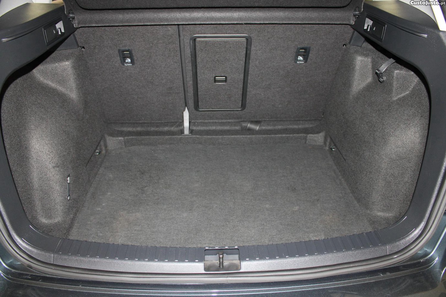 SEAT Ateca 1.6 TDI STYLE — fotografia 5