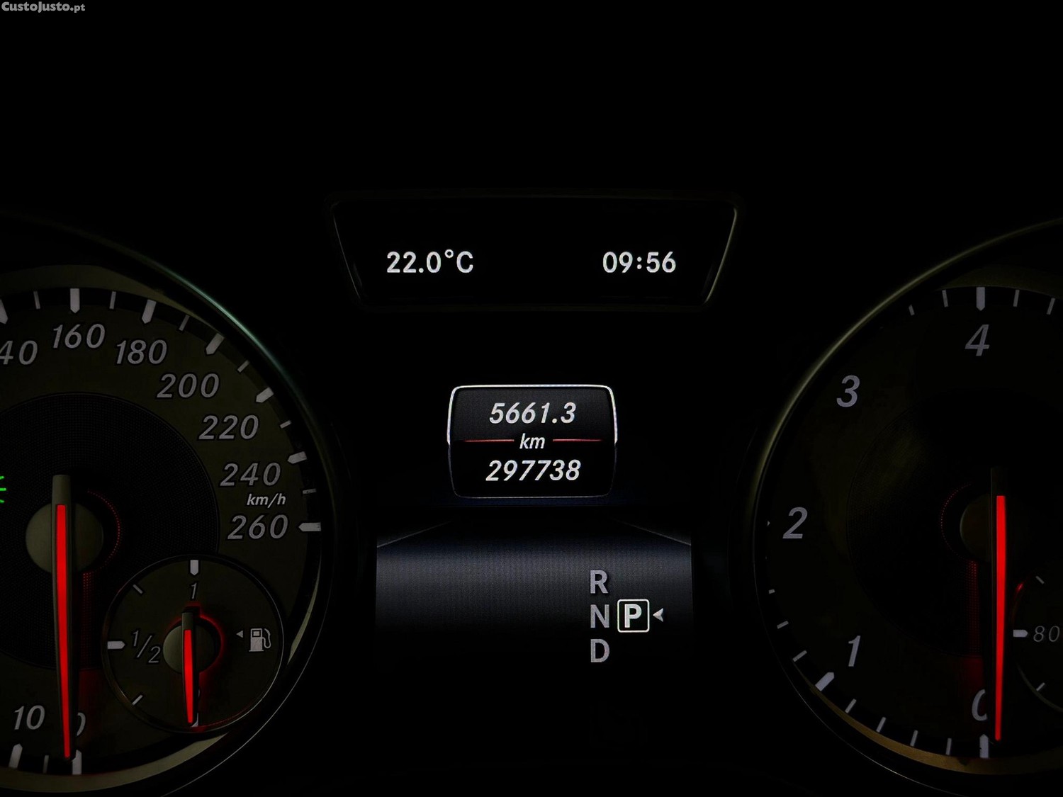 Mercedes-Benz GLA 220 CDI Urban 4-Matic — fotografia 17