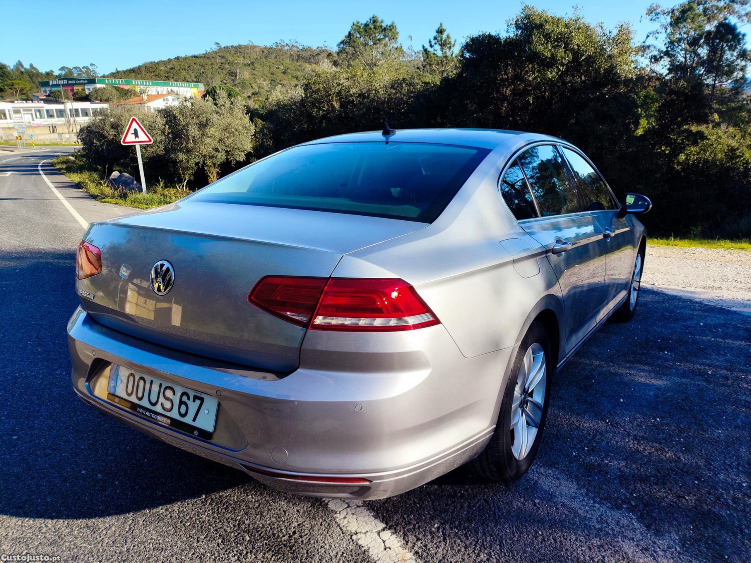Volkswagen Passat 1.6 tdi CONFORTLINE DSG — fotografia 4