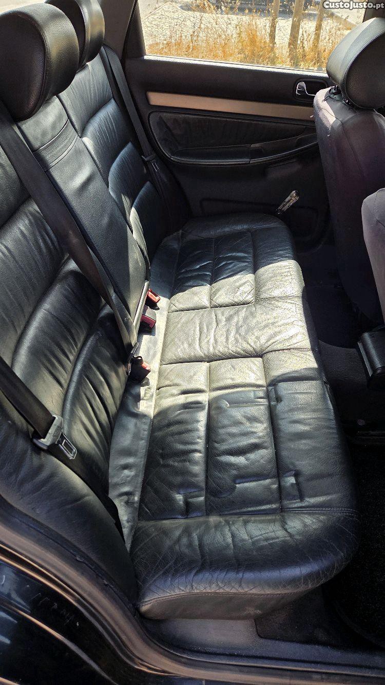Audi A4 1.9 TDI Avant 110cv — fotografia 2