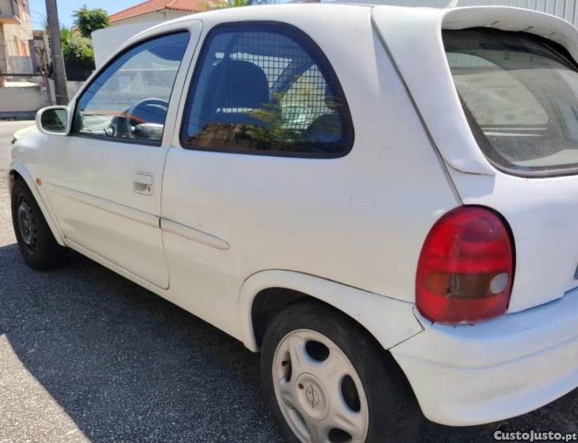 Opel Corsa B Van comercial — fotografia 5