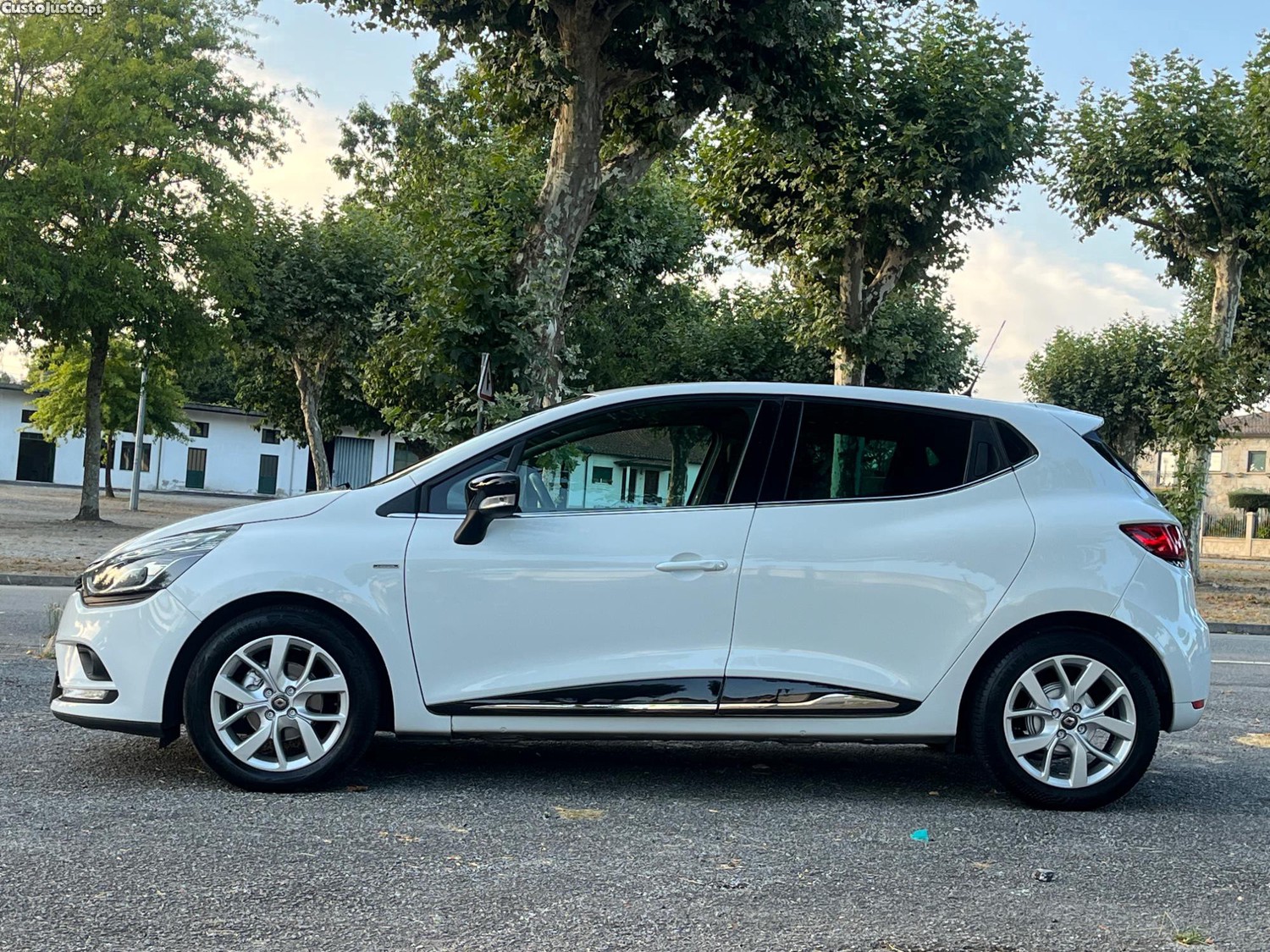 Renault Clio 1.5 DCI Limited Edition — fotografia 6