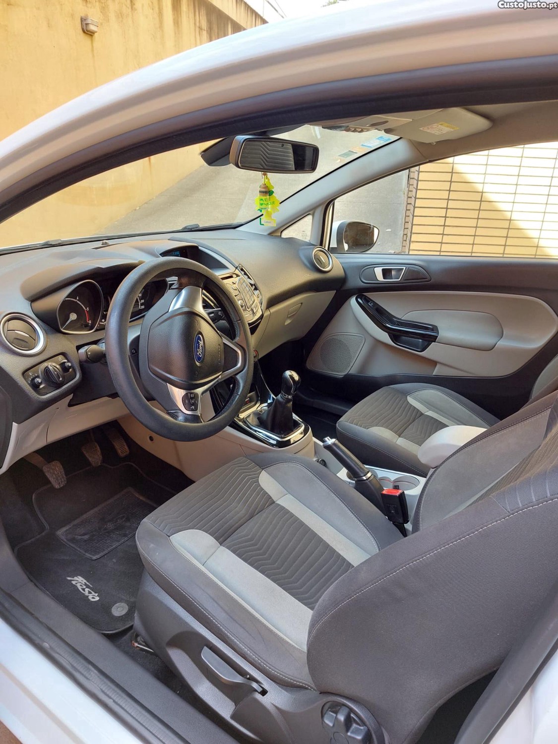 Ford Fiesta 1.6 tdci — fotografia 6
