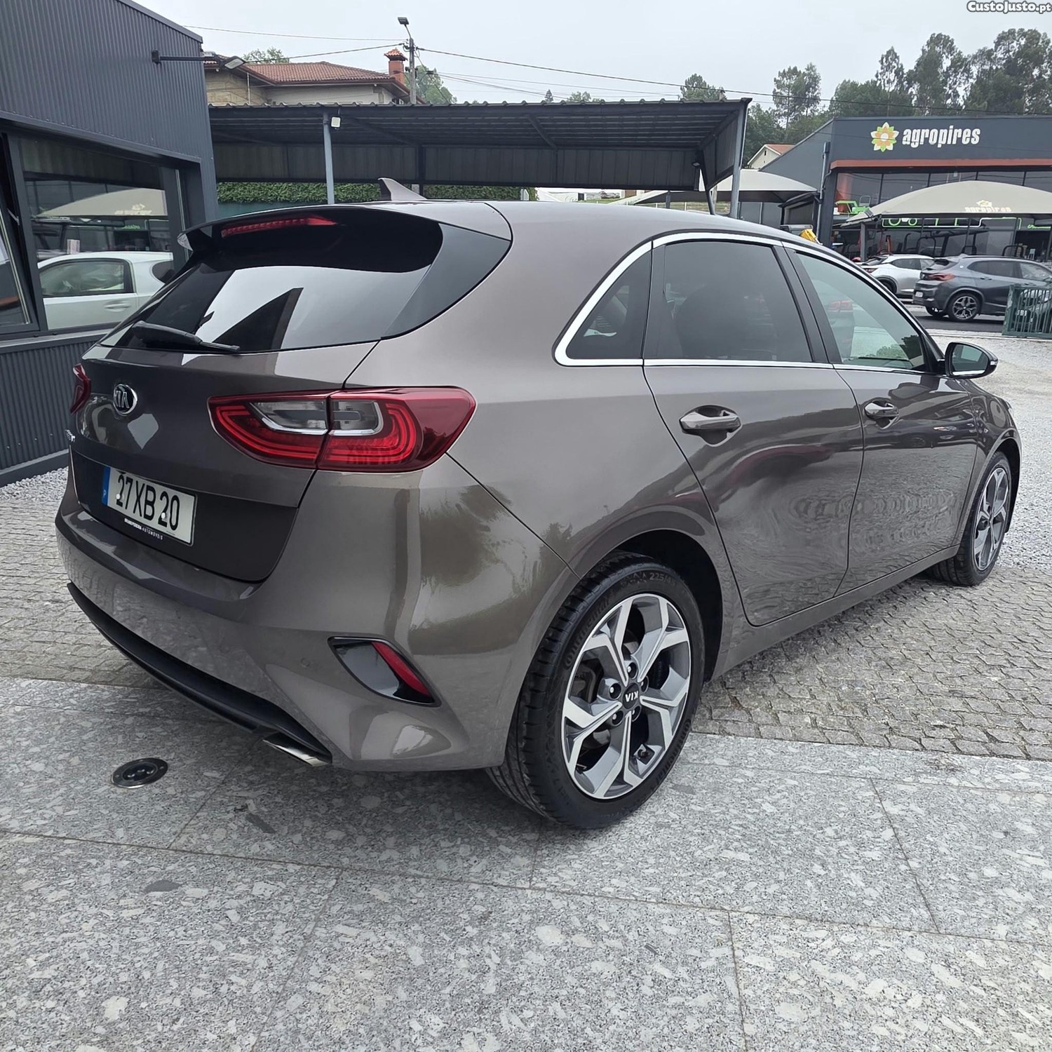 Kia Ceed 1.0 T-GDi GT Line — fotografia 24