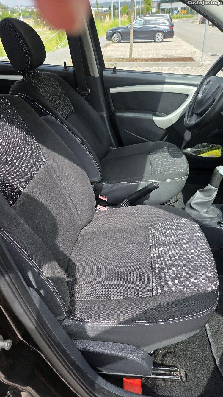 Dacia Sandero 1.2 16v 75cv — fotografia 4