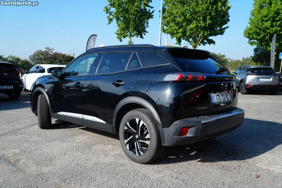 Peugeot e-2008 50 kWh Allure Pack — fotografia 11