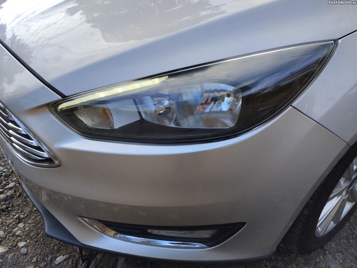 Ford Focus 1.0 SCTI 125cv TITANIUM c/ GPS - Utilitário Nacional c/ Garantia — fotografia 21