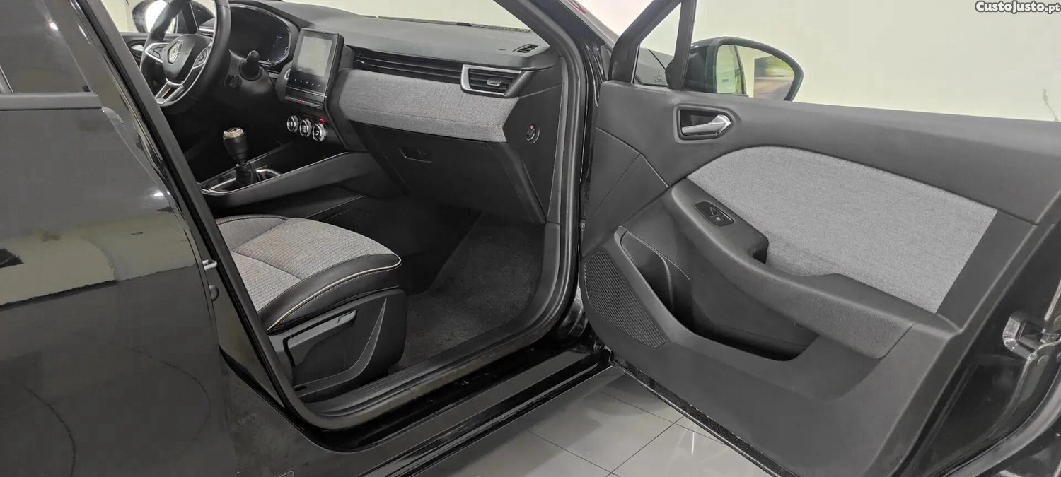 Renault Clio 1.0 TCe Techno — fotografia 11