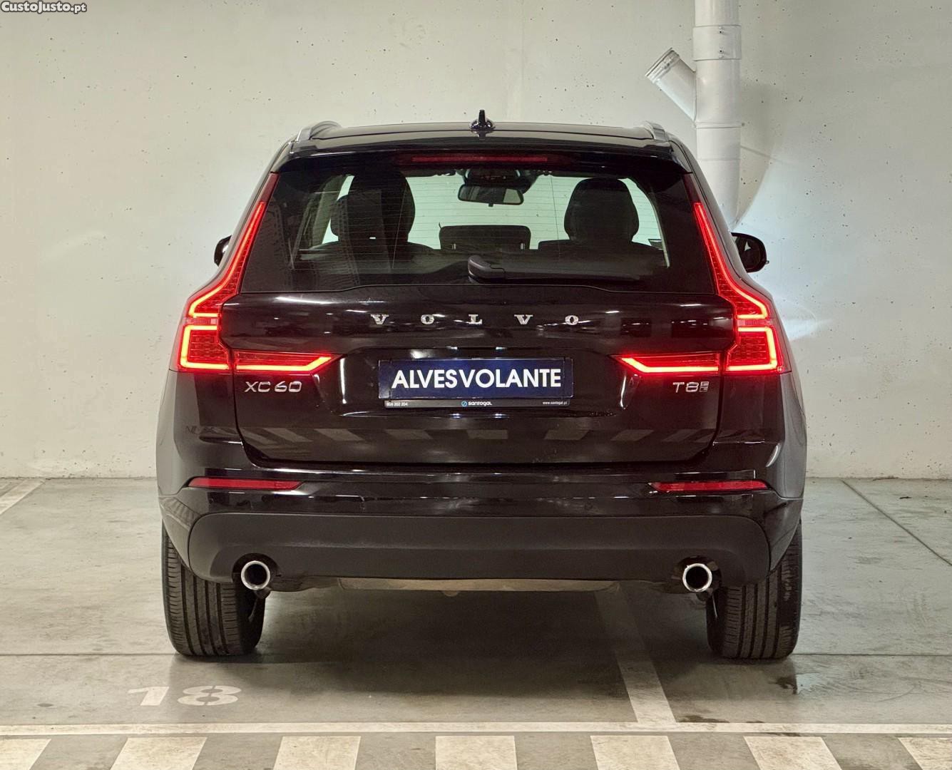 Volvo XC 60 2.0 T8 PHEV R-Design AWD — fotografia 15