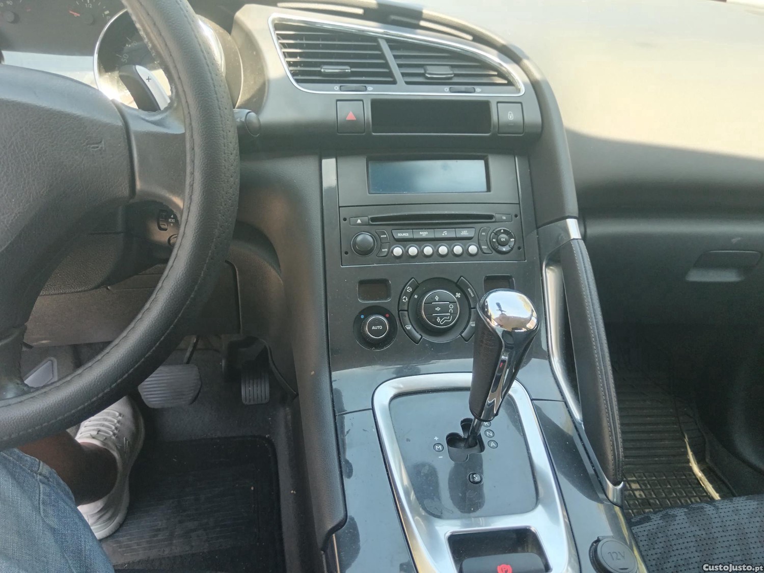 Peugeot 3008 1.6 HDI 110 CV — fotografia 11