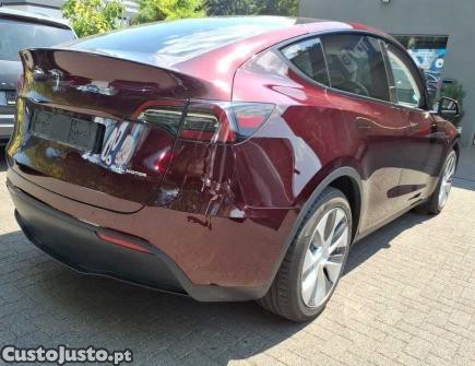 Tesla Model Y Long Range Dual Motor AWD — fotografia 5