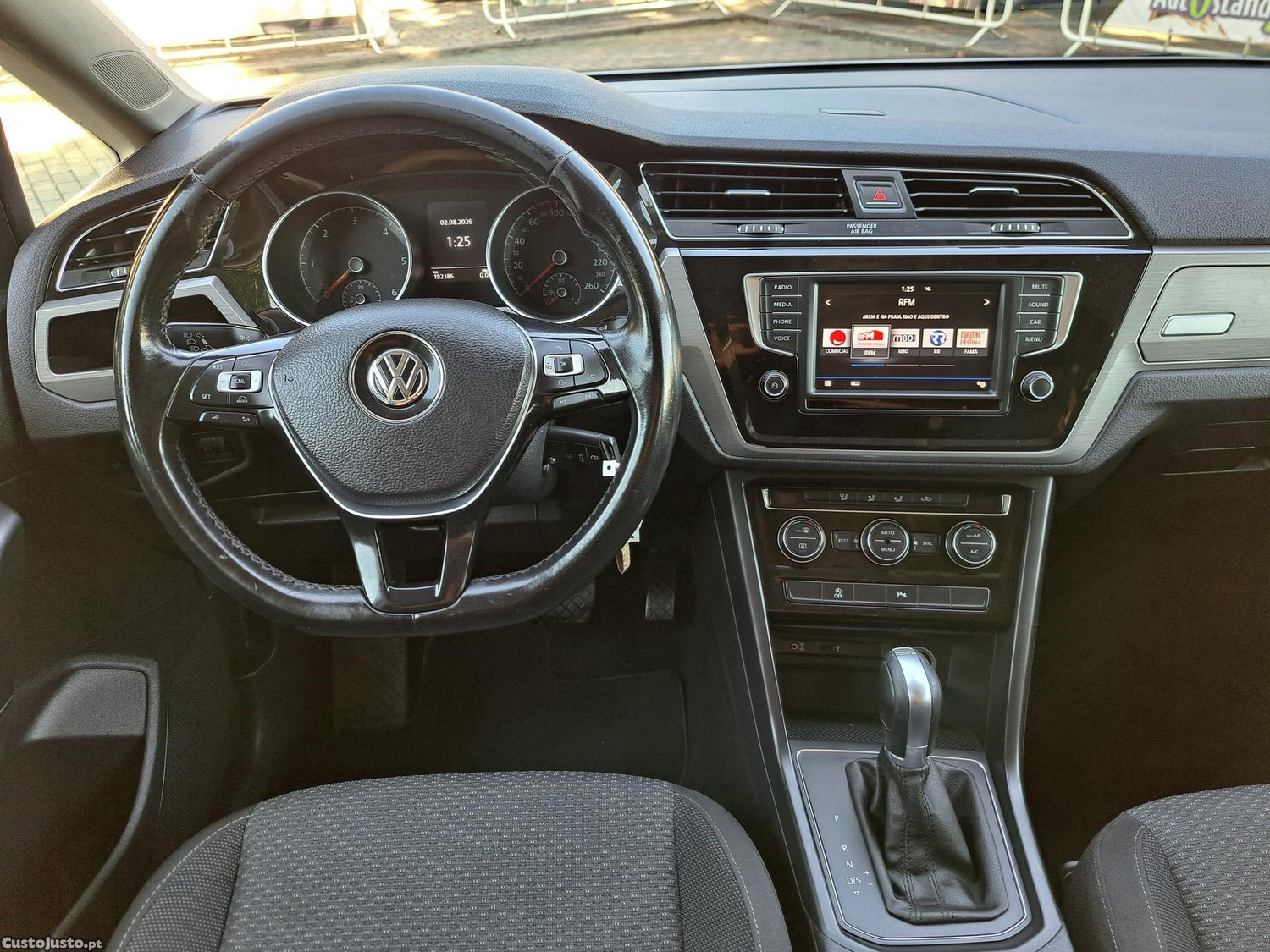 Volkswagen Touran 1.6 TDI R-Line DSG 7Lug — fotografia 21