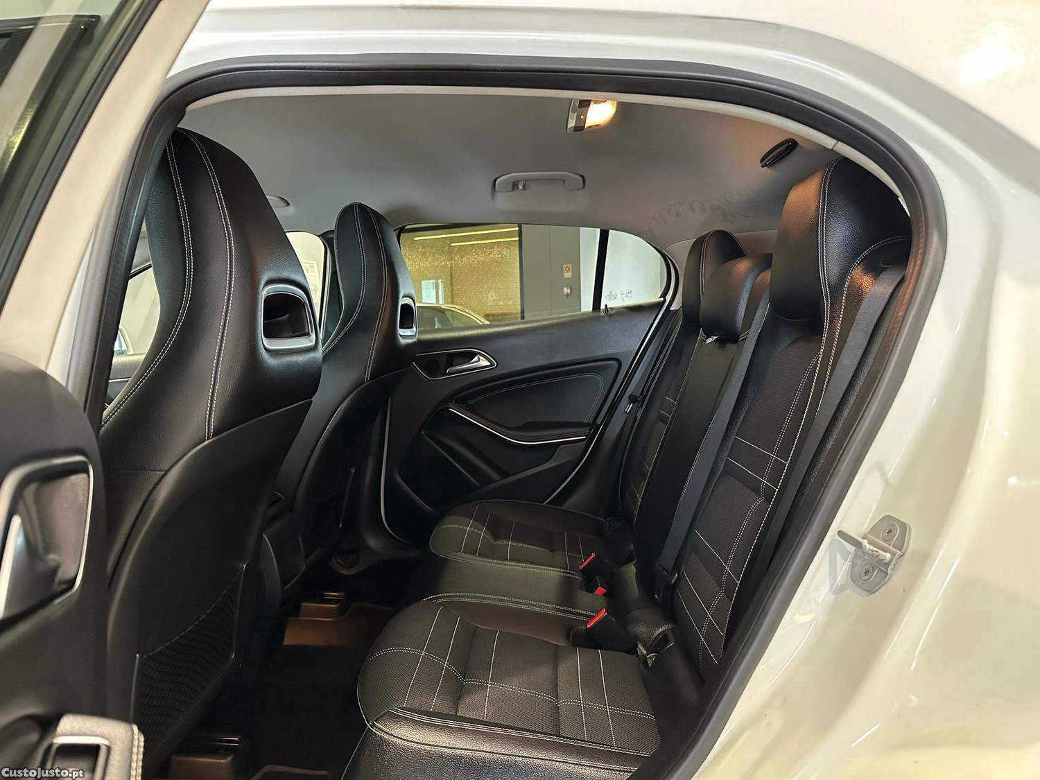 Mercedes-Benz GLA 220 CDI Urban 4-Matic — fotografia 6