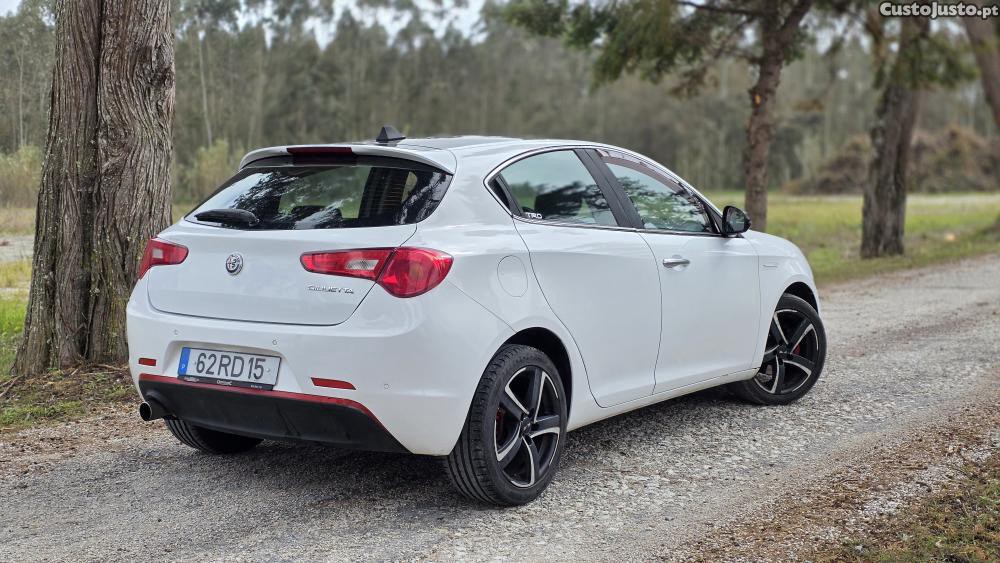 Alfa Romeo Giulietta 1.6 JTDm — fotografia 12