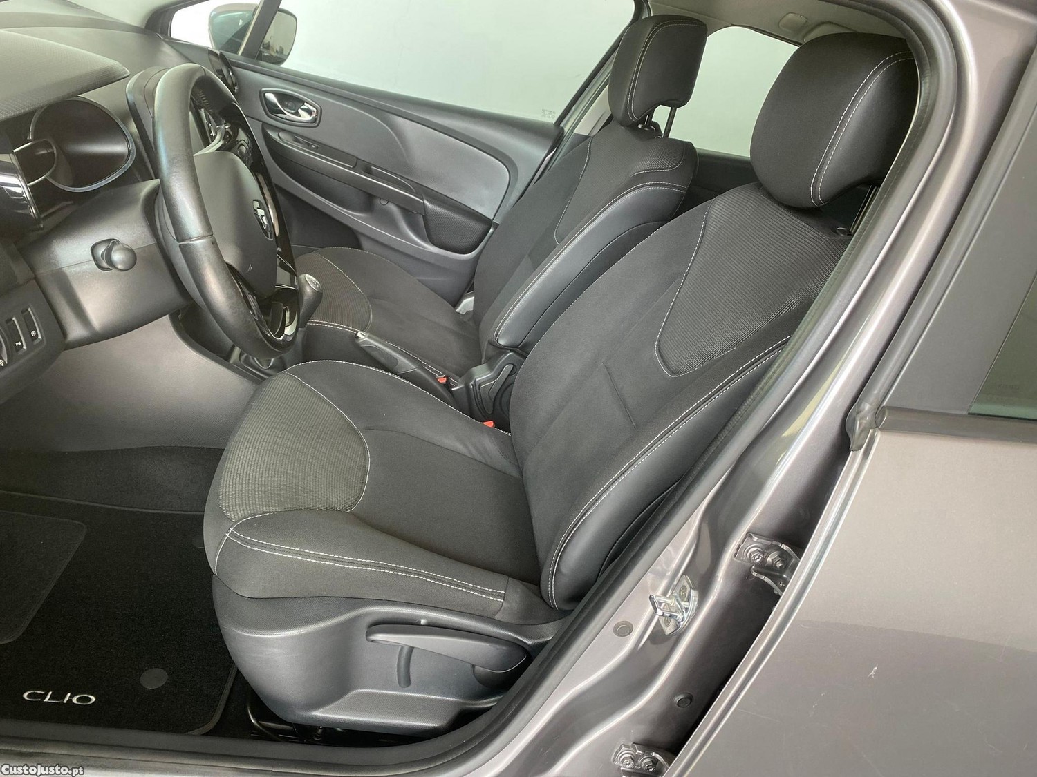 Renault Clio 1.5 dCi Confort — fotografia 4