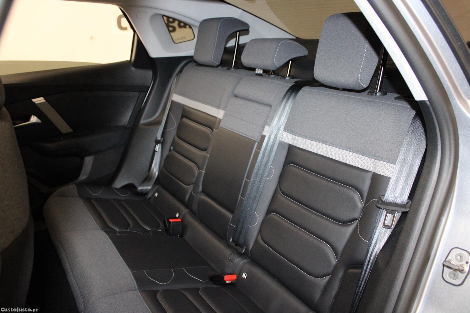 Citroën C4 X 1.2 PURETECH MAX (AUTO) — fotografia 17