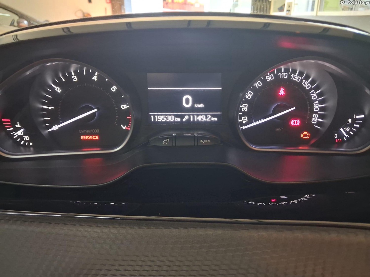 Peugeot 208 1.2 PureTech Style — fotografia 4